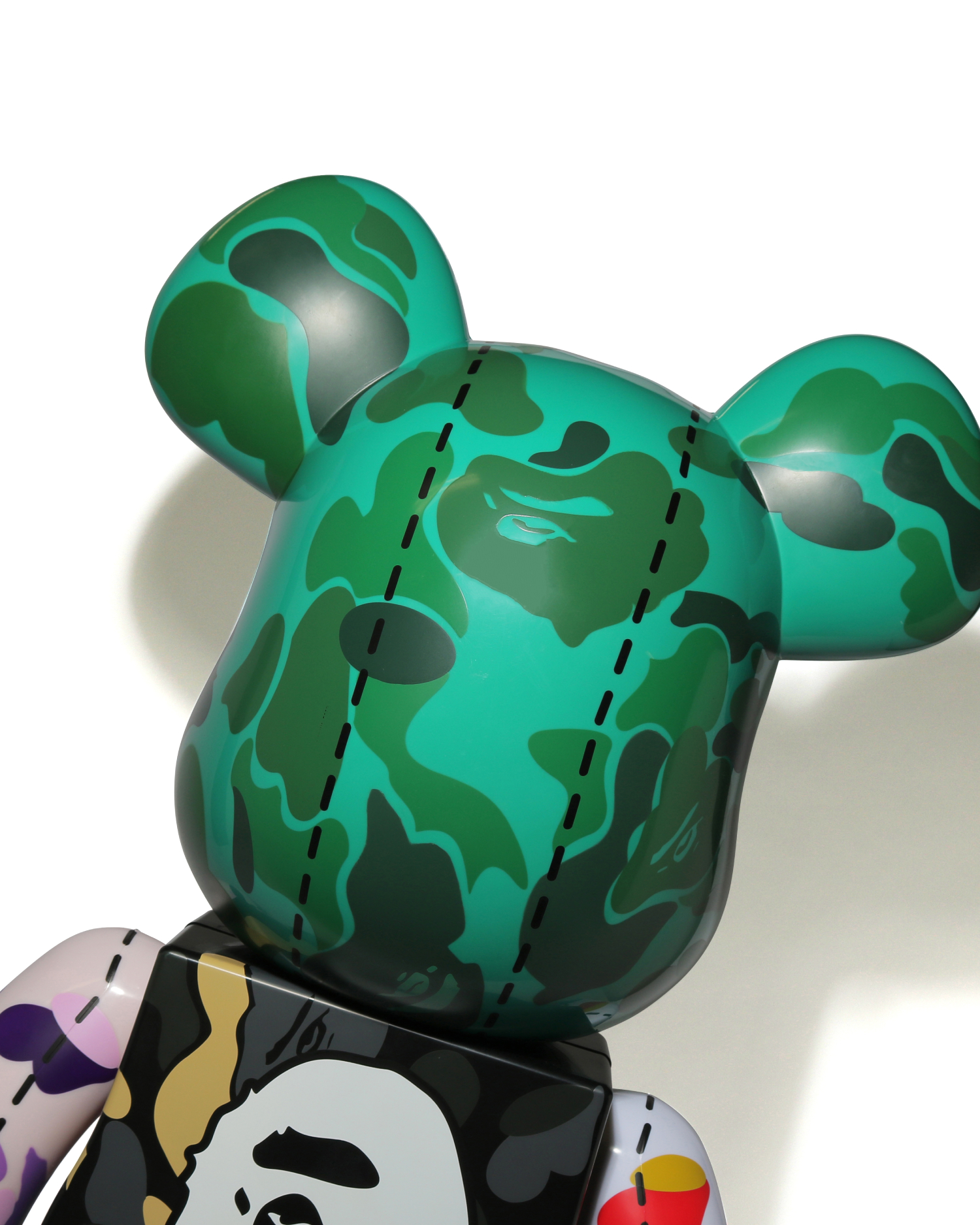 A BATHING APE® BE@RBRICK 联乘系列28th Anniversary Bape Camo 1000% 公仔