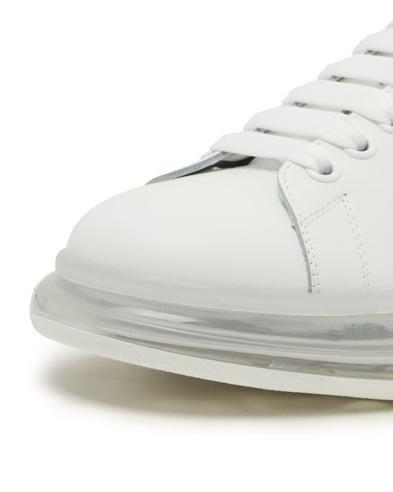 透明鞋底阔型运动鞋