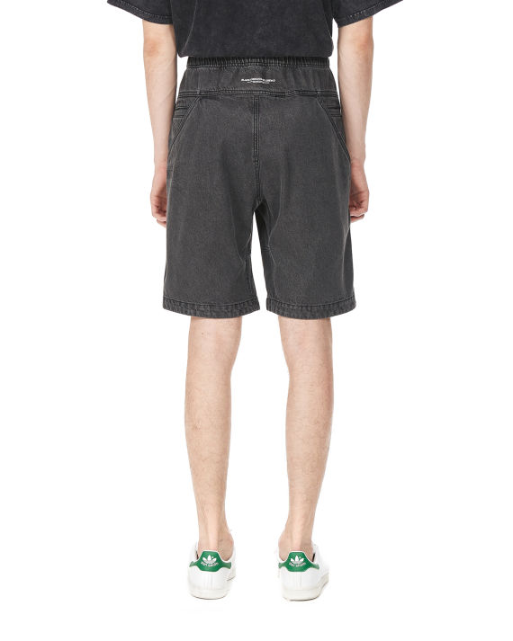 饰腰带牛仔短裤