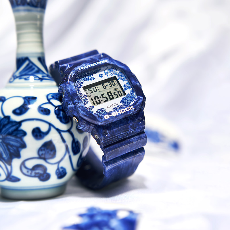 CASIO G-SHOCK DW-5600BWP-2 青花瓷系列手表