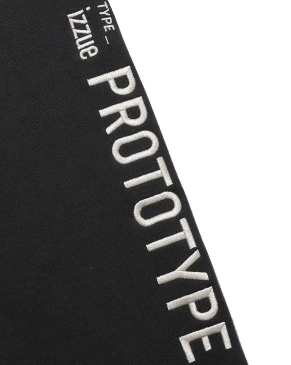 izzue logo 刺绣束脚卫裤