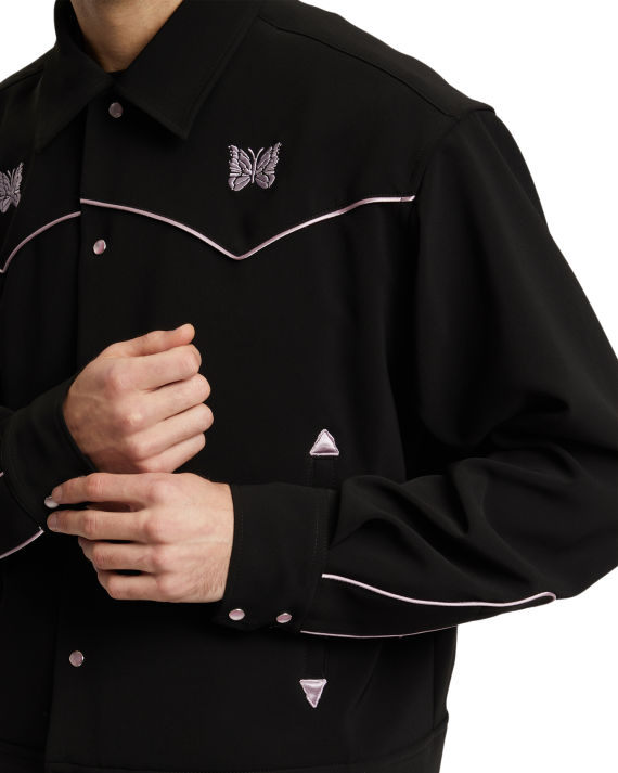 needles logo 刺绣线条边饰按扣夹克