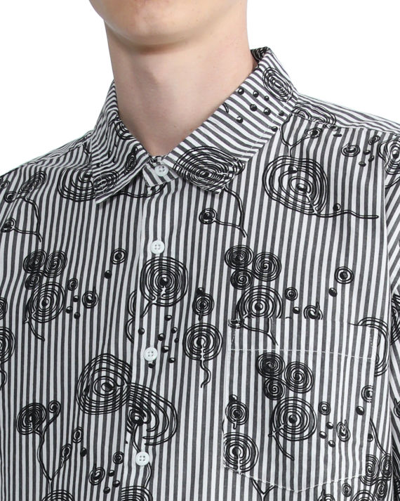 obey 满幅抽象图案印花条纹衬衫