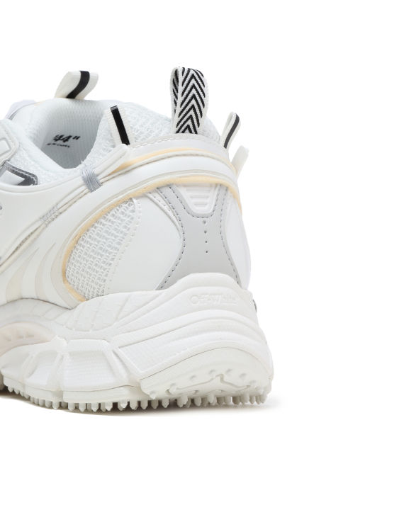 OFF-WHITE c/o VIRGIL ABLOH™ BE RIGHT BACK 三箭头缝饰运动鞋