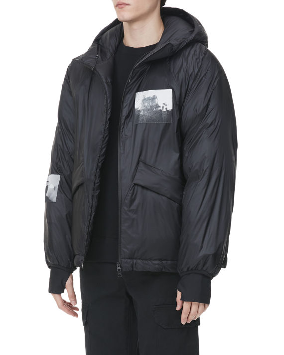 undercover psycho 联乘系列 图案缝饰连帽羽绒服